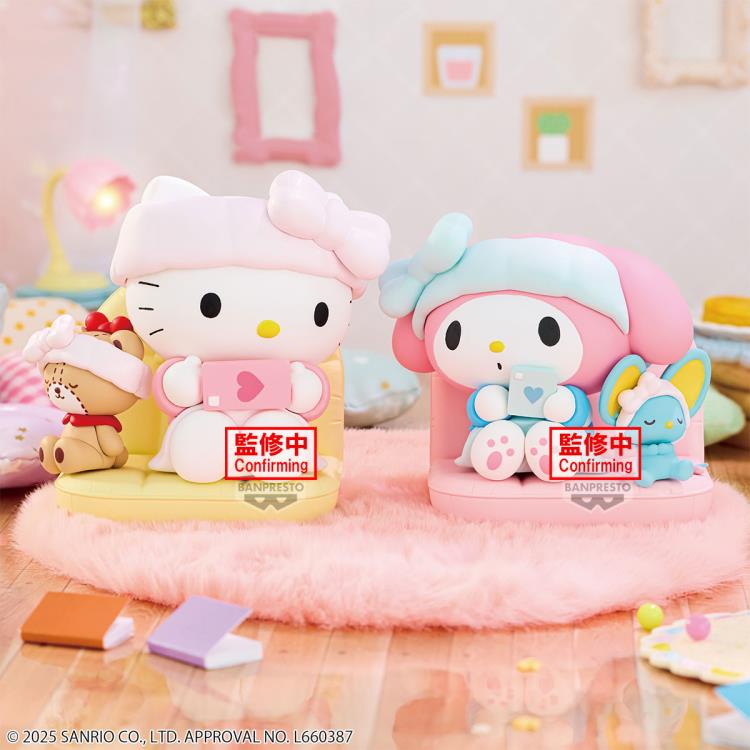Sanrio Nakayoshi Memories Relaxing Time at Home Hello Kitty Figure