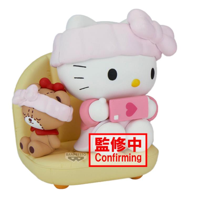 Sanrio Nakayoshi Memories Relaxing Time at Home Hello Kitty Figure