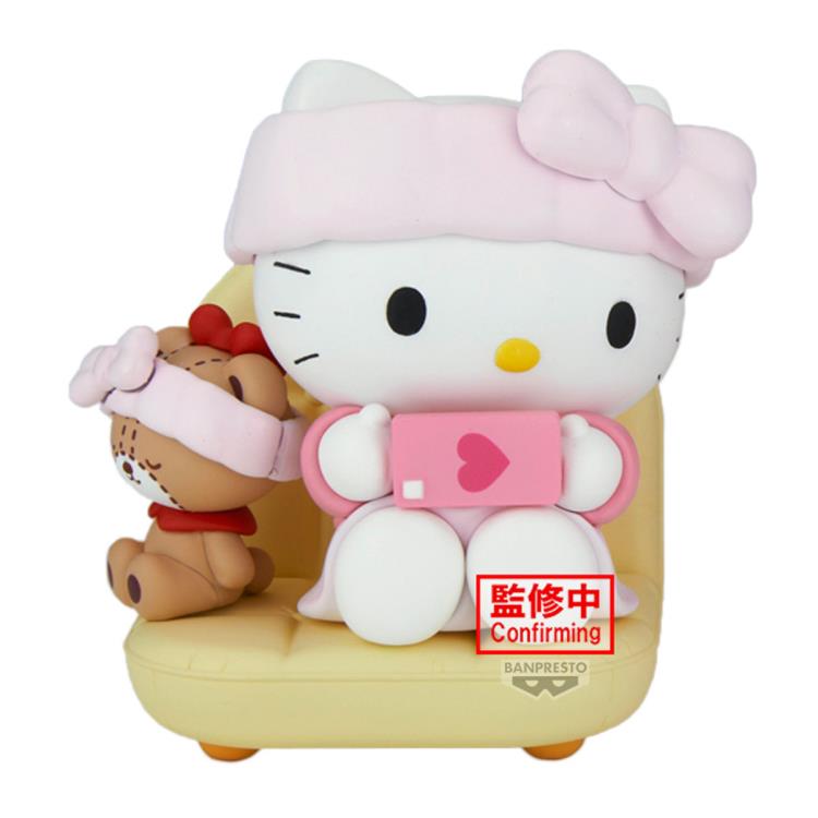 Sanrio Nakayoshi Memories Relaxing Time at Home Hello Kitty Figure